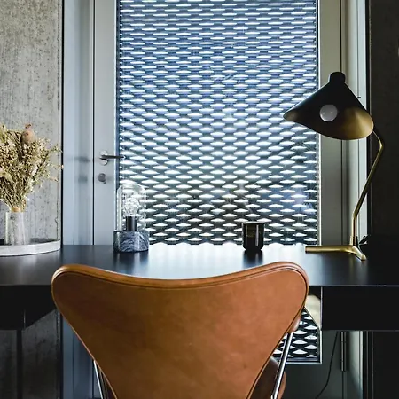 Luxury Harbourfront Penthouse With Private Rooftop