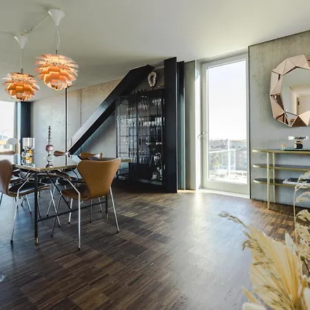 Apartment Luxury Harbourfront Penthouse With Private Rooftop *